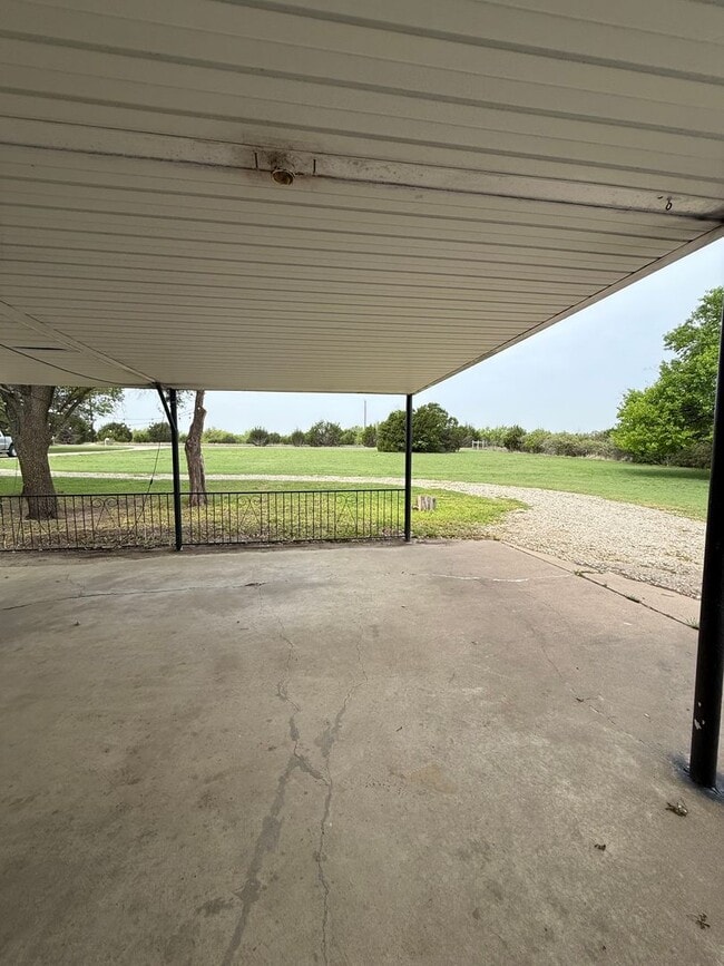 Building Photo - COMING SOON 4/2 with Acreage & BONUS SPACE