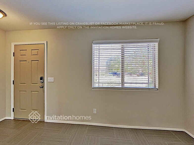 Building Photo - 30546 N Honeysuckle Dr