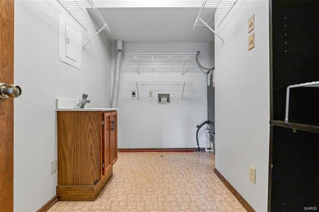 Building Photo - 15017 Baxter Village Dr