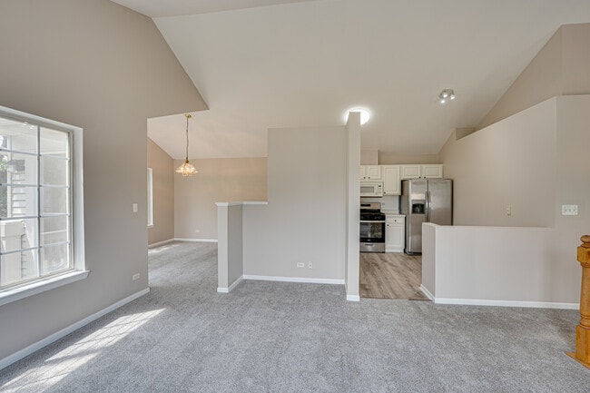 Building Photo - 3399 Ravinia Cir