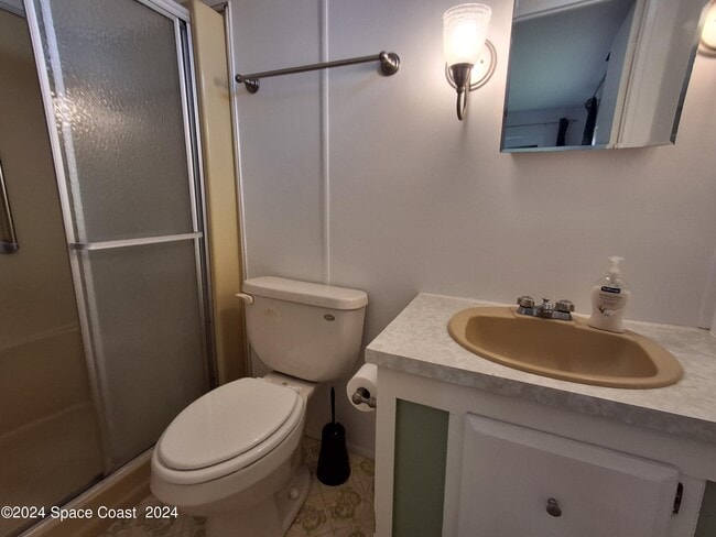 Building Photo - 909 Sequoia St