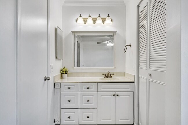 Building Photo - 6372 Boca Cir