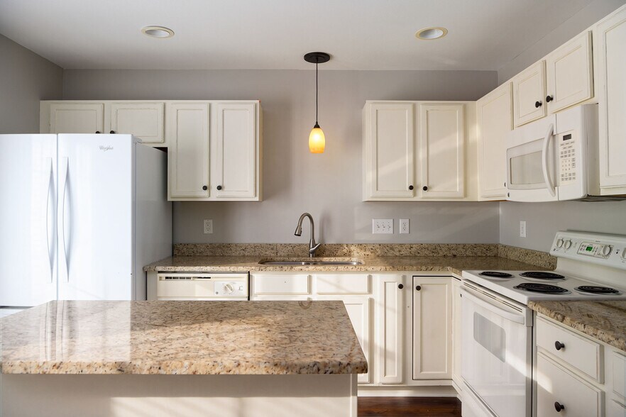 Building Photo - 4642 Cross Ridge Ln