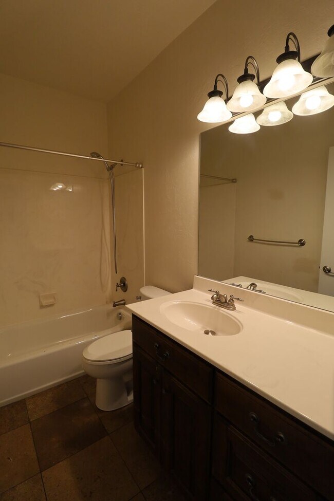 Building Photo - Large Pet Friendly House in the Foothills of Provo