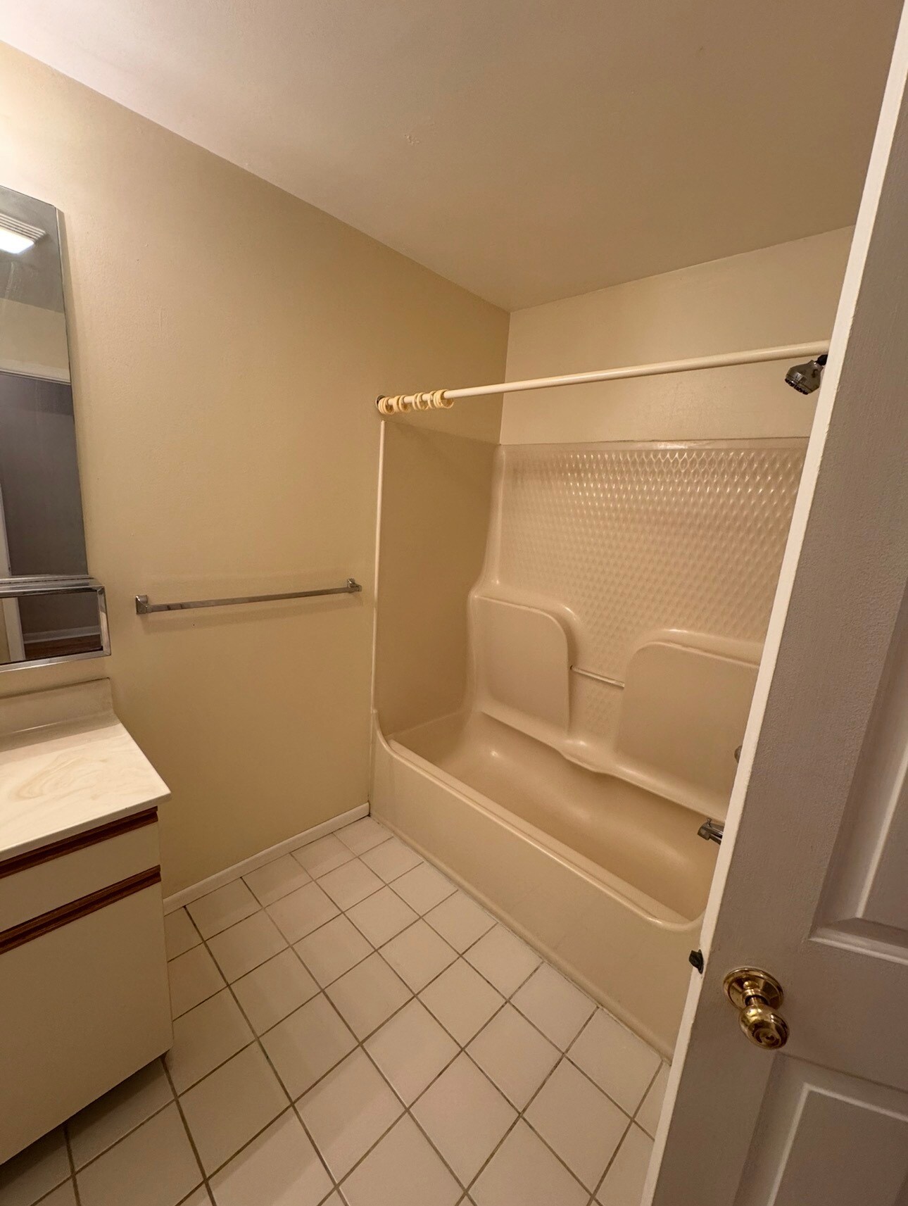 Building Photo - 1307 Greenwich Dr