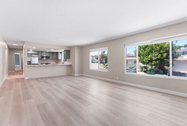Building Photo - 211 Avenida Monterey