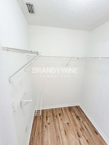 Building Photo - 323 Summer Sails Dr