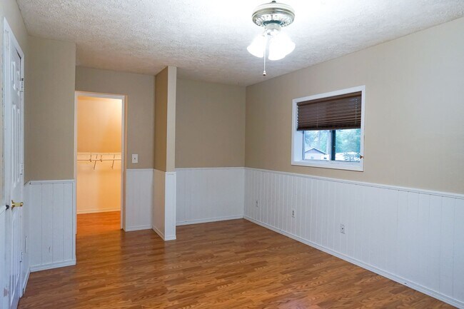 Building Photo - 4 Bedroom home tucked away in Hayden