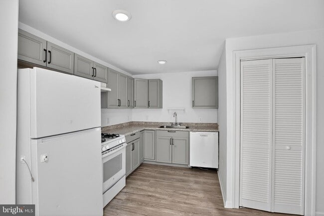 Building Photo - 28 Basalt Dr