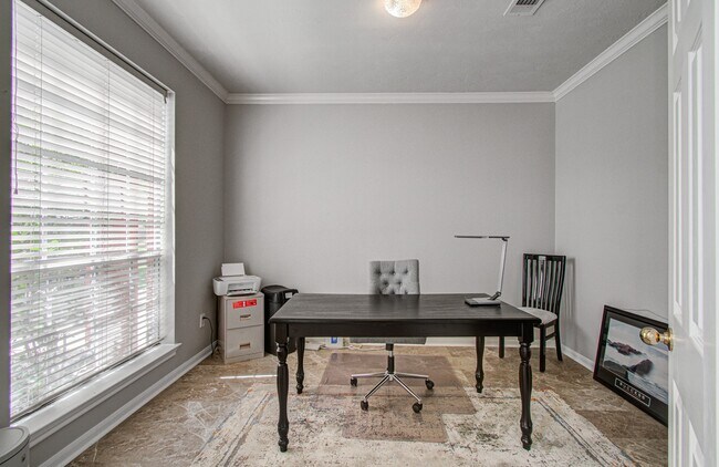 Building Photo - 3043 W Hampton Dr