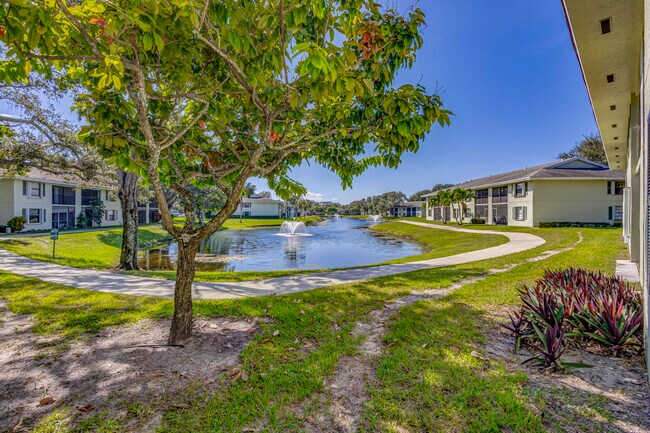 Building Photo - 601 Sabal Ridge Cir