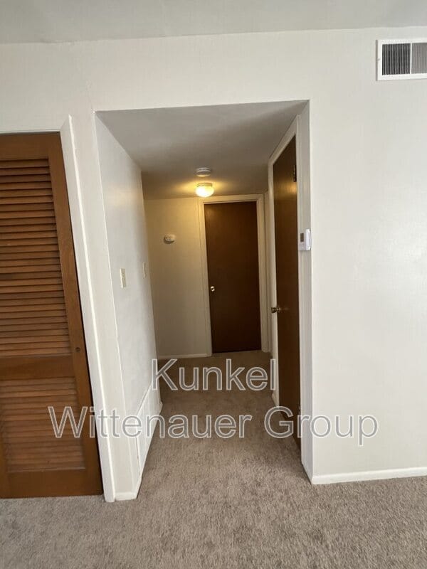 Building Photo - 900 8th St