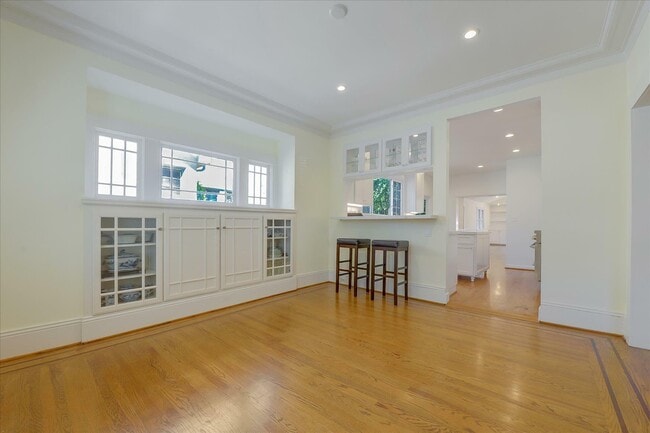 Building Photo - 1525 Cypress Ave