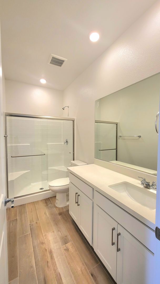 Building Photo - 5447 Splendido Ave