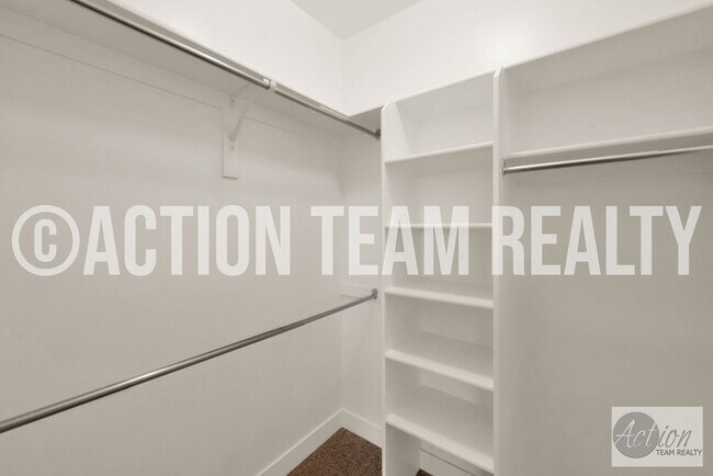 Building Photo - Condo in Saratoga Springs Available July 20th