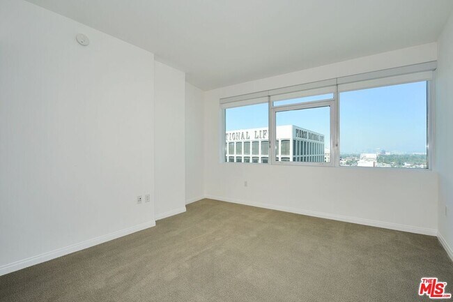 Building Photo - 3785 Wilshire Blvd
