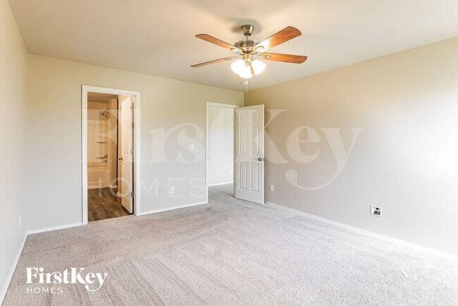 Building Photo - 240 Hillcrest Dr