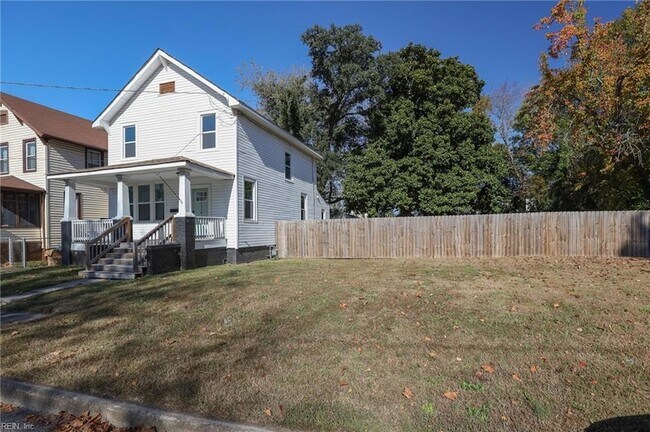 Building Photo - 1914 King St