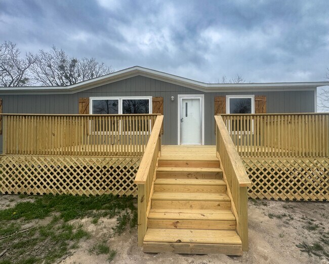 Building Photo - Aletha’s property