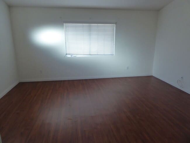 Building Photo - COMING SOON! 4 Bedroom Home for Rent in Castaic!