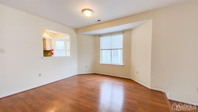 Building Photo - 701 Jesse Way