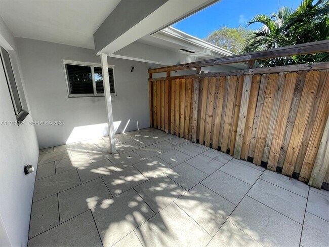 Building Photo - 2971 SW 35th Ave