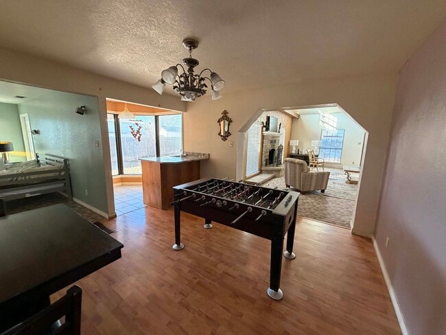 Building Photo - 1609 Westwind Dr