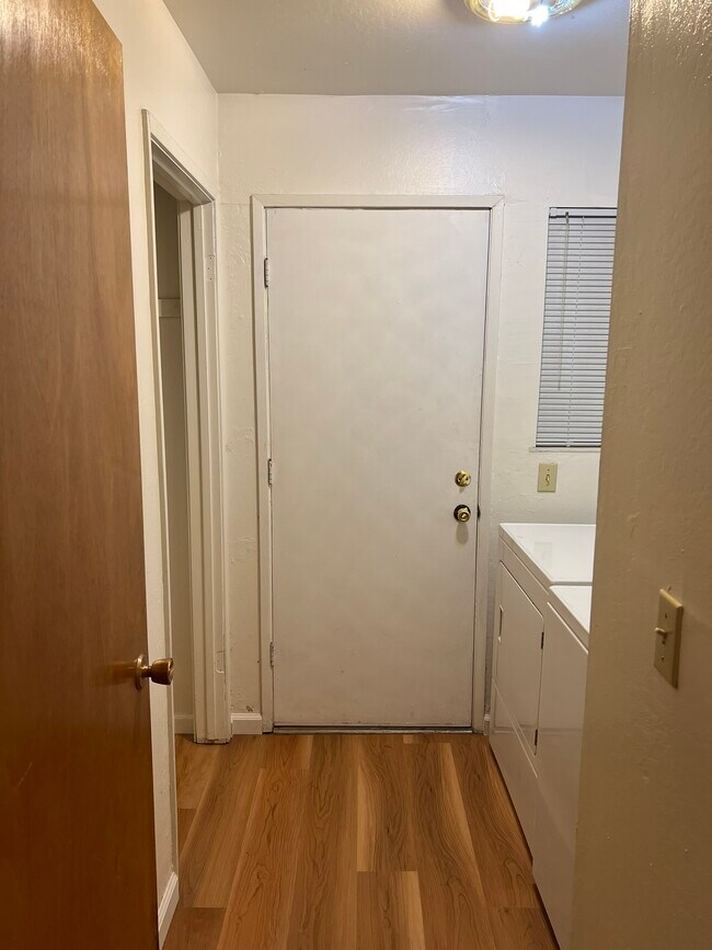 Building Photo - 1506 Murietta Dr