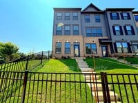 Building Photo - 1520 Samuel St