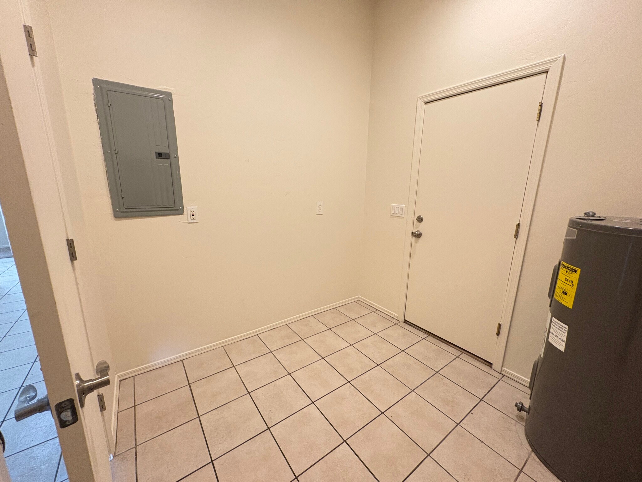 Space for Storage racks - 8519 E Seabury Ct