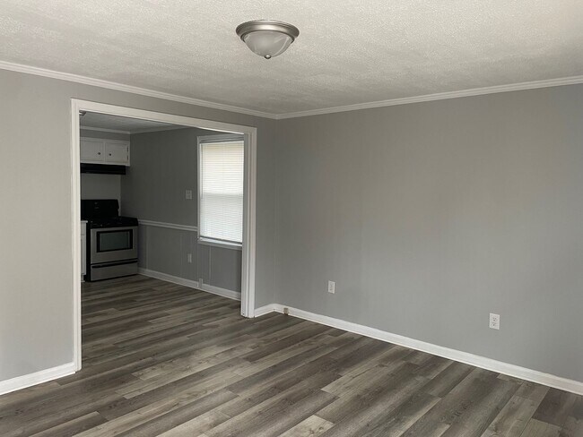 Building Photo - 615