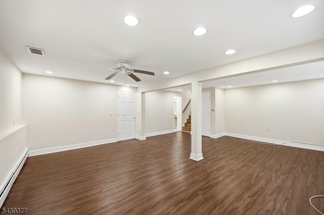 Building Photo - 47 Crossbrook Rd
