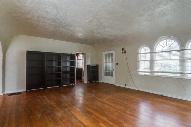 Building Photo - 2305 18th St