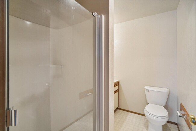 Building Photo - 13411 Meadow Rd