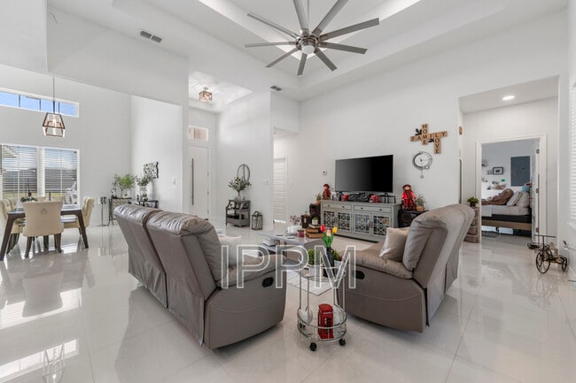 Building Photo - 1622 Helena Dr