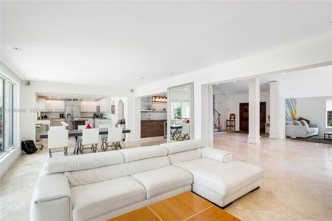 Building Photo - 12515 Palm Rd