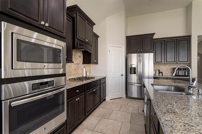 Building Photo - 3034 Hickory Springs Ln