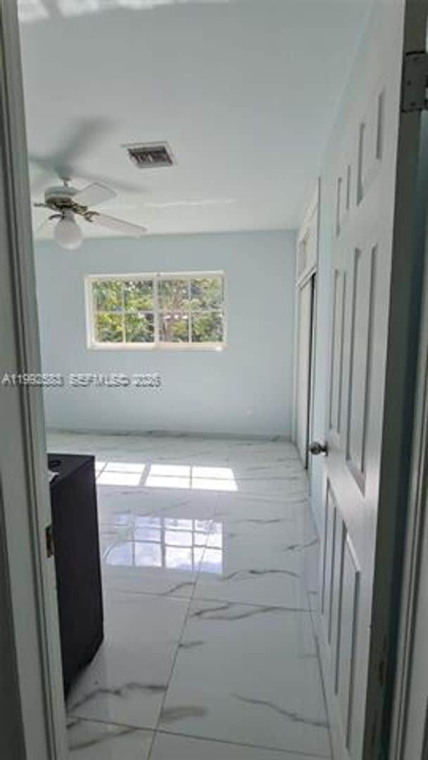 Building Photo - 6130 SW 64th Ave