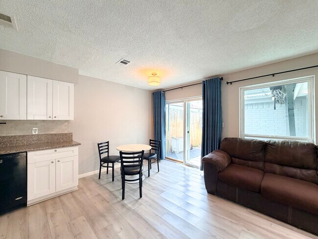 Building Photo - 6506 Briar Glade Dr