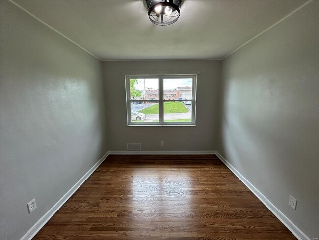 Building Photo - 10939 Brookings Dr