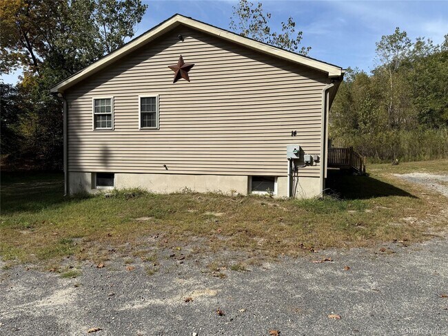 Building Photo - 14 Shannon Ln