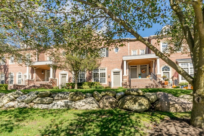 Building Photo - 695 River Park Village Blvd