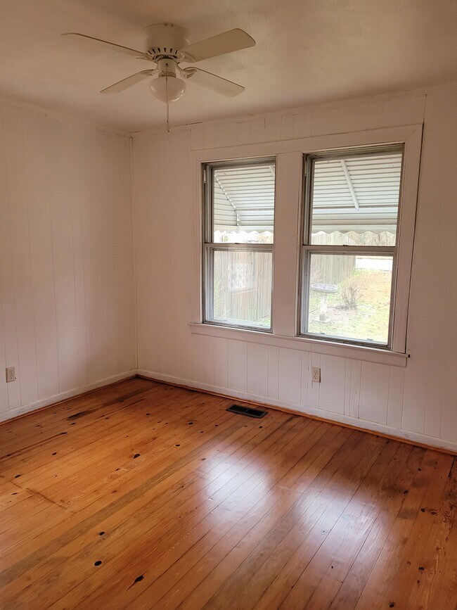 Bedroom - 208 Nunnally Ave