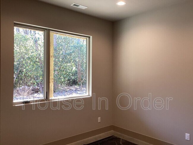 Building Photo - 170 Mountain Laurel Ln