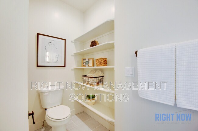 Building Photo - 2104 N 35th St