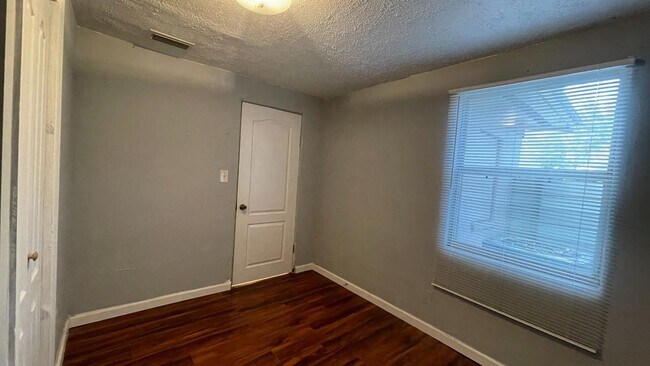 Building Photo - 6328 Delacy Rd