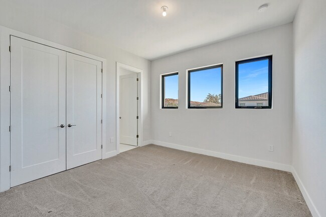 Building Photo - 5928 Brookfield Cir