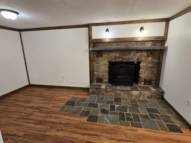 Building Photo - Little Beaumont