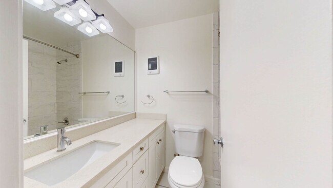 Building Photo - 657 Kansas St