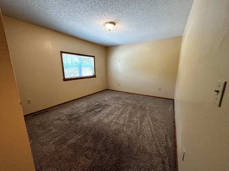 Building Photo - 5 Pleasant Ridge Dr